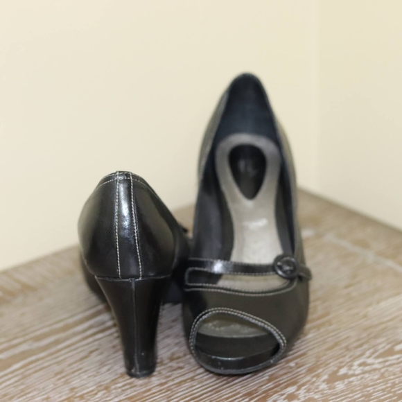 Shoes - Picture 2 of 2